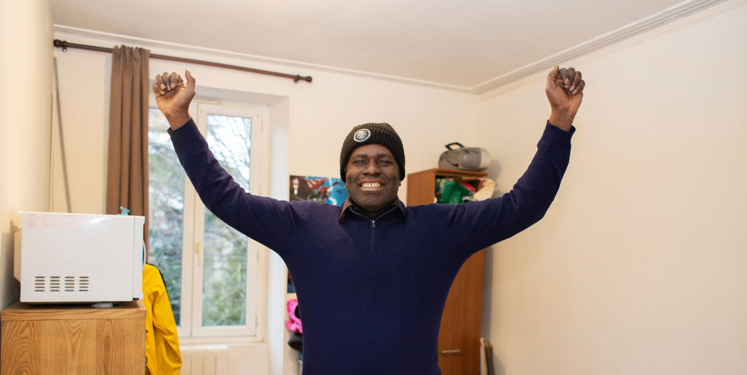 Portrait de Souleymane dans son logement tremplin toit à moi