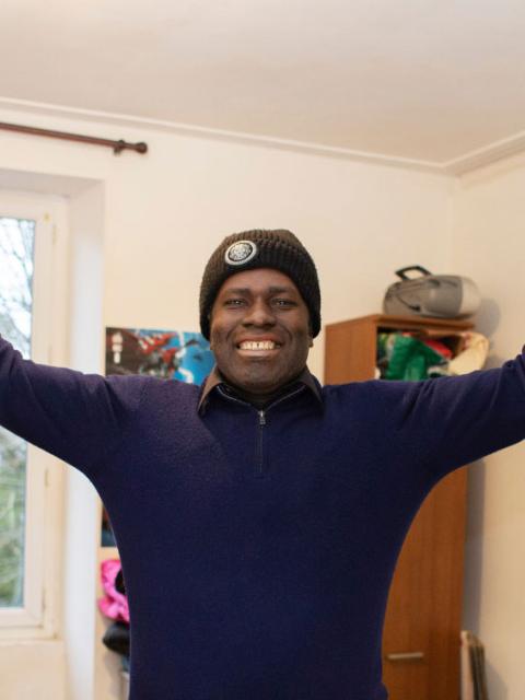 Portrait de Souleymane dans son logement tremplin toit à moi