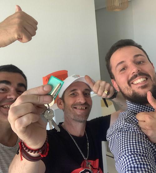 Frankie Moreau (RA Vendée) et Adrien Forgeau (RA Angers) accueille Aurélien dans son logement tremplin Frankie Moreau (RA Vendée) et Adrien Forgeau (RA Angers) accueille Aurélien dans son logement tremplin