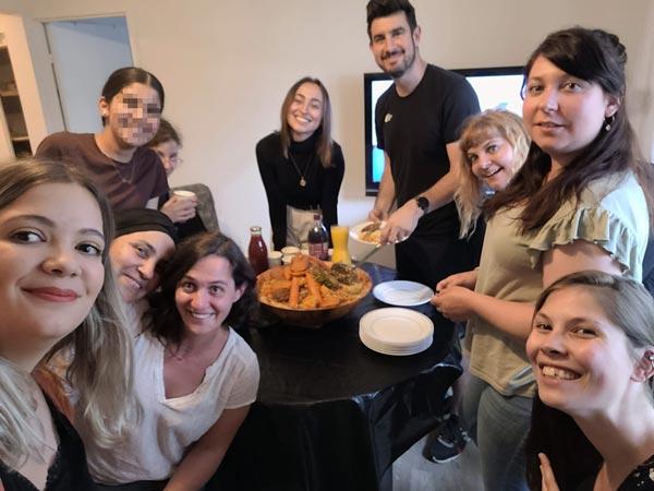un couscous entre bénévoles et personnes accompagnées un couscous entre bénévoles et personnes accompagnées