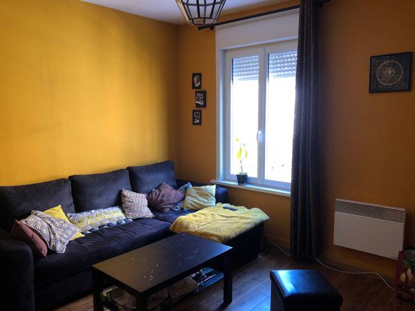Le salon d'un logement tremplin lillois Le salon d'un logement tremplin lillois