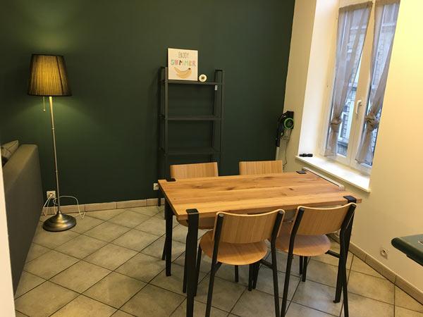 Le salon d'un logement tremplin lillois