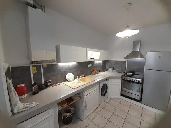 La cuisine d'un logement tremplin à Marseille La cuisine d'un logement tremplin à Marseille